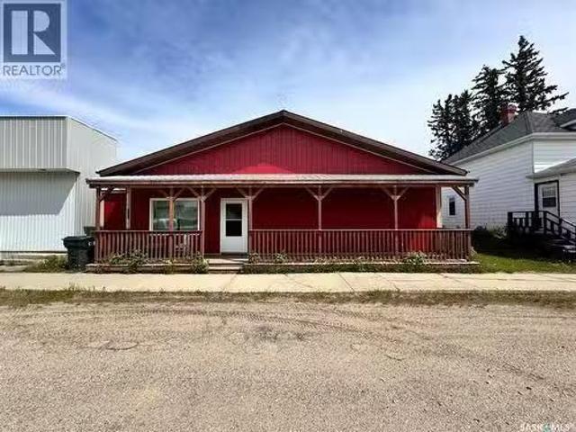 205 207 Main Street, Lintlaw, SK, S0A 2H0 commercial for sal.
