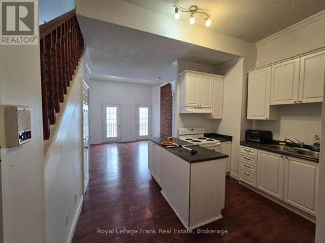 205 54 King Street E, Clarington Bowmanville, ON, L1C 1N3 house for lease | Listing ID E13633 | Royal LePage