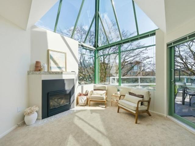 205 56 Th Street, West Vancouver, BC, V7V 3S9 Single Family Property For Sale | Listing ID R3123 | Royal LePage