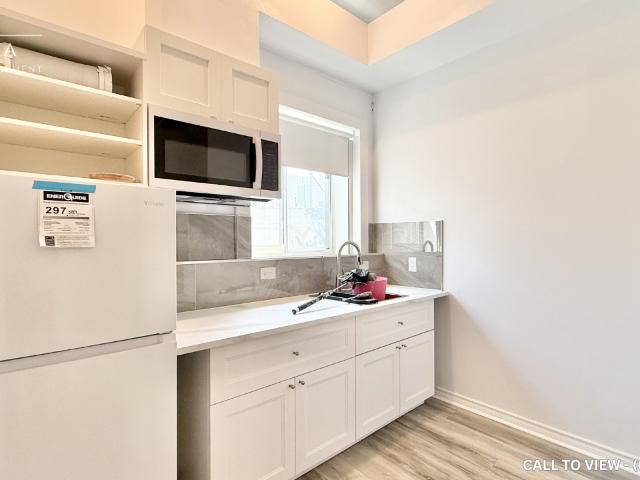 205 75 Kensington Ave, Toronto, Ontario M5T 2K2 GORGEOUS 1 BEDROOM APARTMENT IN PRIME LOCATION House for Rent