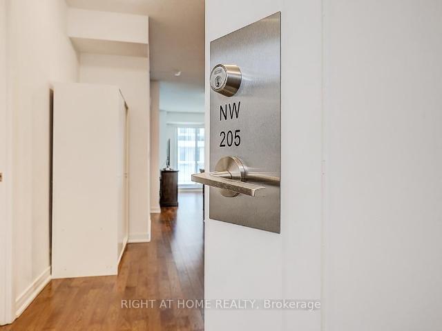 205 9 YONGE Street, Richmond Hill | For Sale @ $629,000 | Condos. Ca