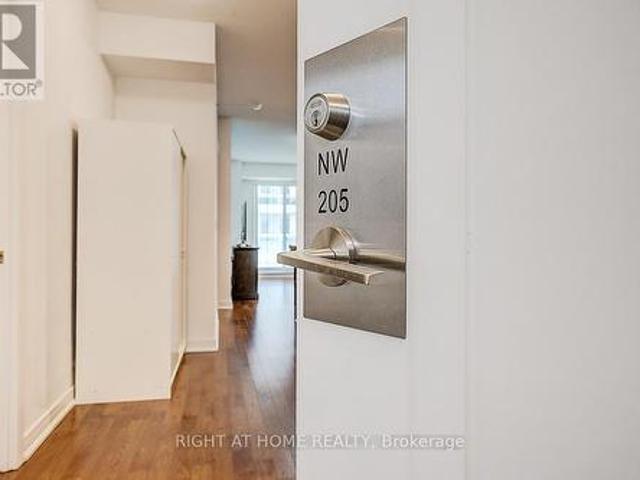 205 9 Yonge Street, Richmond Hill, ON, L4C 1H9 condo for sale | Listing ID N13598 | Royal LePage