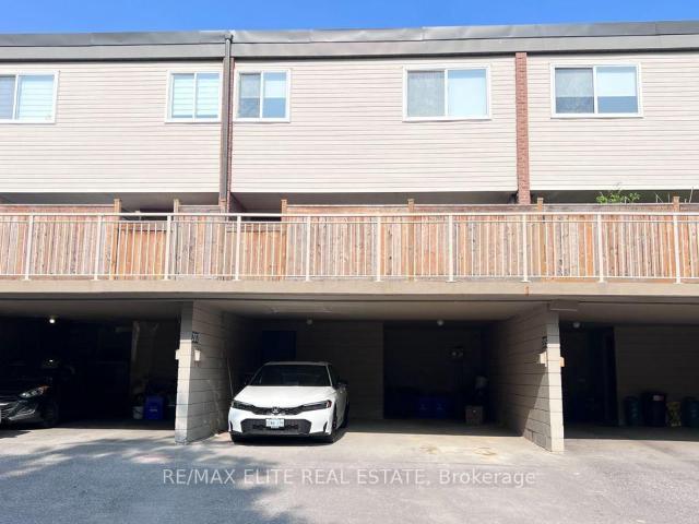 205 Milestone Crescent, Aurora | For Rent @ $2,800 | Condos. Ca