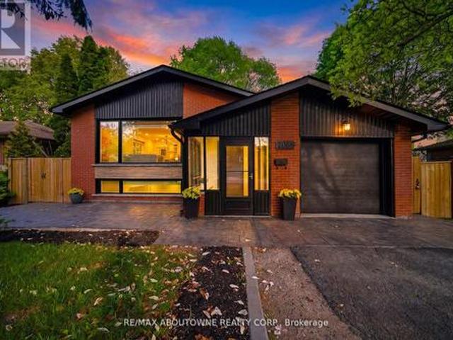 2066 Rebecca Street, Oakville, ON, L6L 2A2 house for sale | Listing ID W13590 | Royal LePage