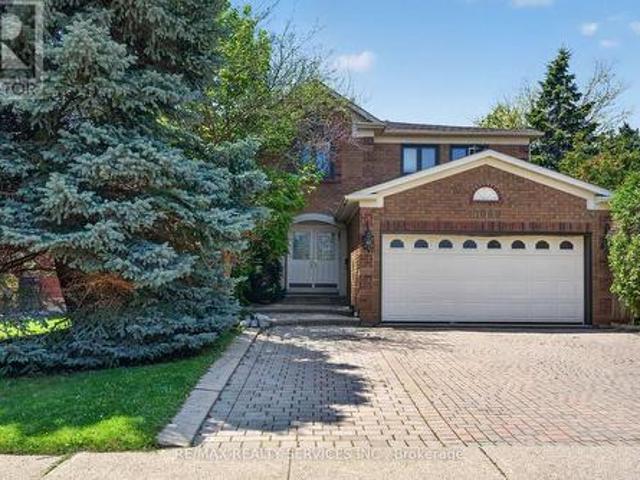 2069 Schoolmaster Circle, Oakville, ON, L6M 3A1 house for sale | Listing ID W13157 | Royal LePage