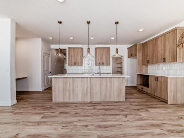 2062 Avenue, Edmonton, AB, T6M 3E3 house for sale | Listing ID E4479 | Royal LePage