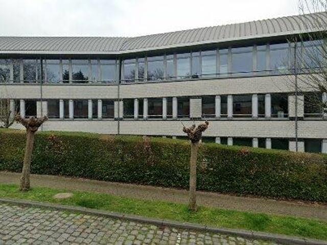 206 1081 m2 office space for rent in Brussels Jette