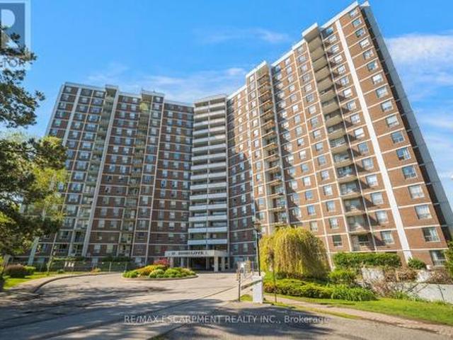 206 10 Edgecliff Golfway, Toronto, ON, M3C 3A3 condo for sale | Listing ID C12611 | Royal LePage