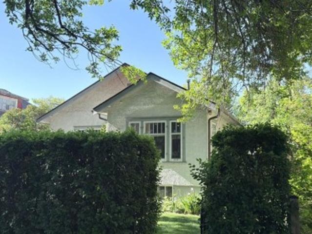 206 11 Avenue Ne, Calgary, AB, T2E 0Y8 house for sale | Listing ID A2320 | Royal LePage