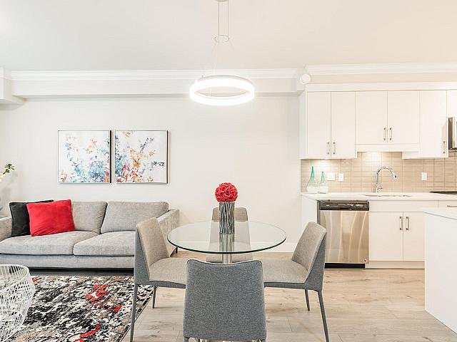 206 13799 101 Avenue Surrey, British Columbia