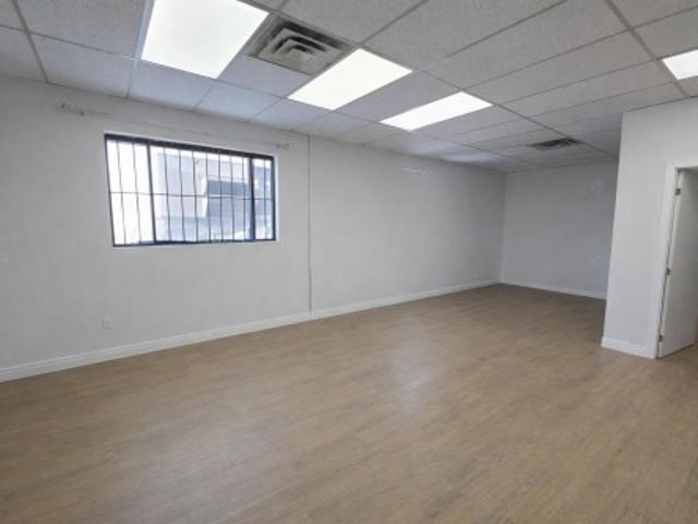 206 1 Desserte Nord Laval A 440 O. Laval Chomedey, QC, H7L 3W3 commercial for lease | Listing ID 10976 | Royal LePage