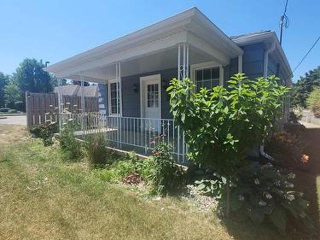 206 Caradoc Street S, Strathroy Caradoc Sw, ON, N7G 2P1 house for lease | Listing ID X13556 | Royal LePage