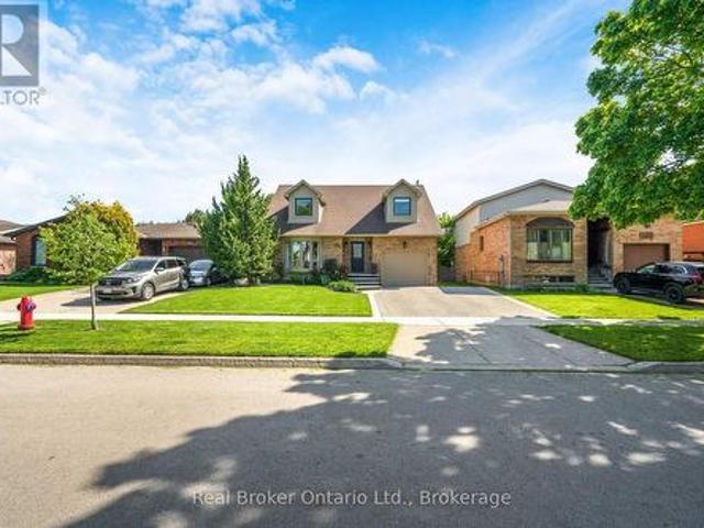 206 Athenia Drive, Hamilton Stoney Creek Mountain, ON, L8J 1V8 house for sale | Listing ID X13161 | Royal LePage