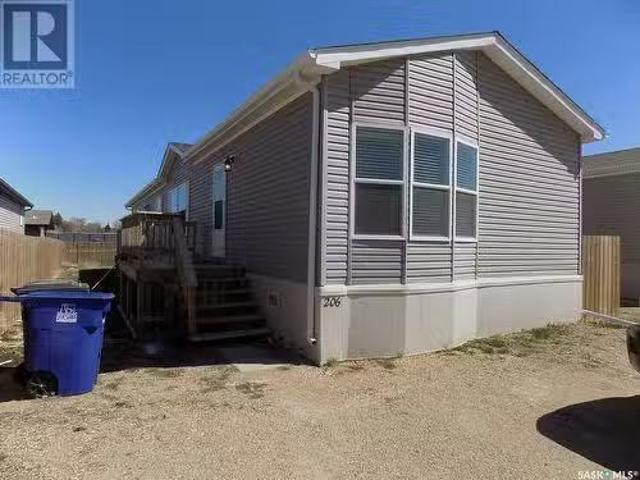 206 Brownlee Street, Weyburn, SK, S4H 3P4 house for sale Li.