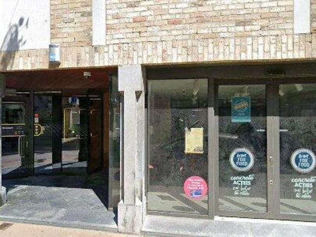 593 m2 office space for rent in Veurne