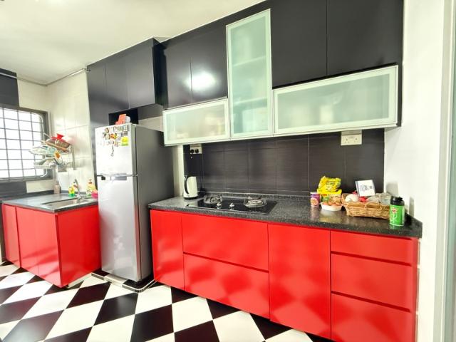 206 Petir Road HDB Apartment For Sale, $458,000, 3 Bed 2 Bath 785 sqft $583.00 psf