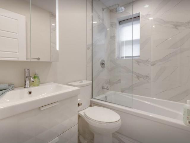 2077 Boulevard de Maisonneuve 2 Bedroom Apartment for Rent at 2077 Boul De Maisonneuve O, Montréal, QC H3H 1K9