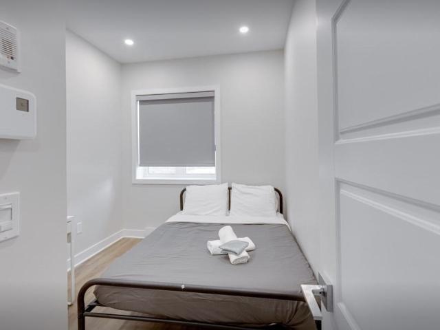 2077 Boulevard de Maisonneuve 3 Bedroom Apartment for Rent at 2077 Boul De Maisonneuve O, Montréal, QC H3H 1K9