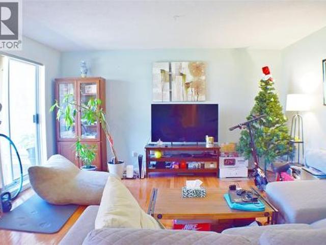 207 1 Cedar Hill Cross Rd, Saanich, BC, V8P 2P7 Single Family Property For Sale | Listing ID 1048 | Royal LePage