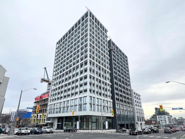 207 2020 Bathurst Street in Toronto: Humewood Cedarvale Condo Apartment for lease Toronto C03: MLS®# C13611290