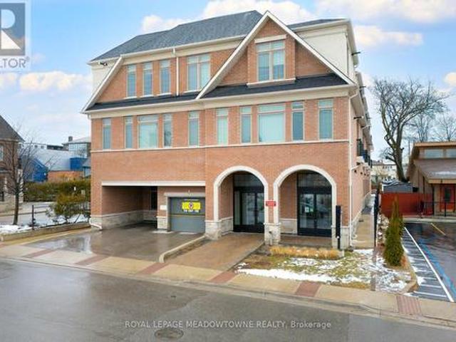 207 215 Broadway Street, Mississauga, ON, L5M 1J1 condo for sale | Listing ID W11935 | Royal LePage