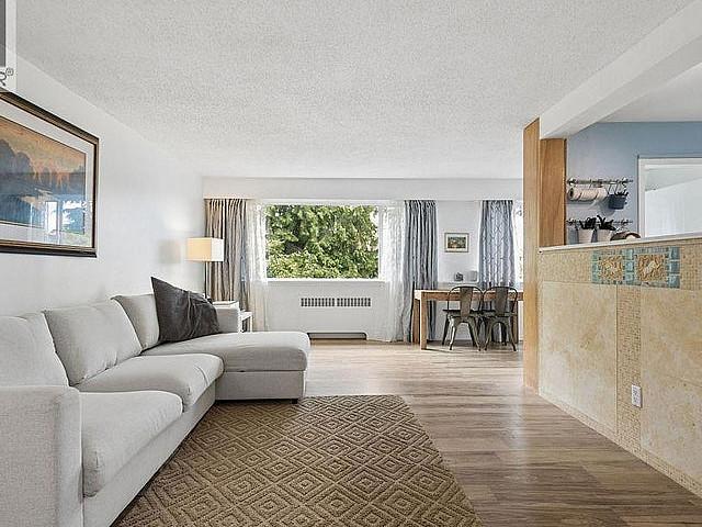 207 2494 Cornwall Avenue Vancouver, British Columbia