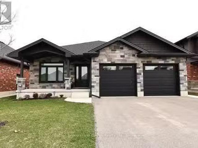 207 Duncan Street, West Perth Mitchell, ON, N0K 1N0 house.