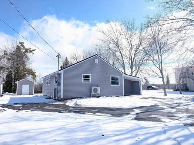 207 Highway 214, Elmsdale, NS, B2S 1H9 house for sale | Listing ID 202605 | Royal LePage