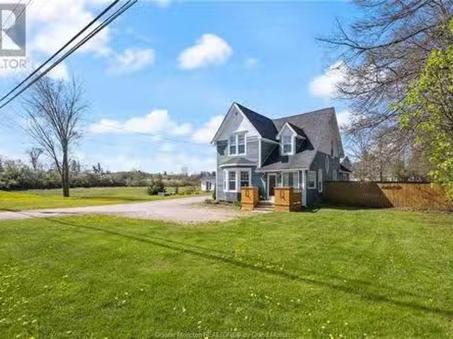207 Old Post Rd, Petitcodiac, NB, E4Z 4N3 house for sale Li.