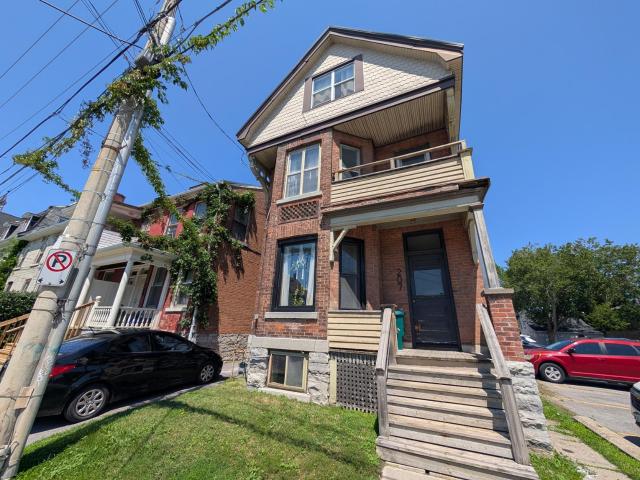 207 Queen Street 1 House for Rent