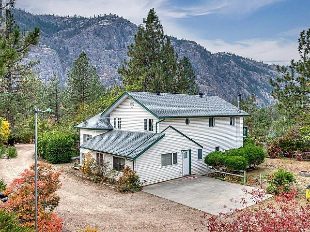 2084 Pinewinds Place Okanagan Falls, British Columbia
