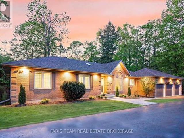 2088 Wilkinson Street, Innisfil, ON, L9S 1X3 house for sale | Listing ID N13165 | Royal LePage