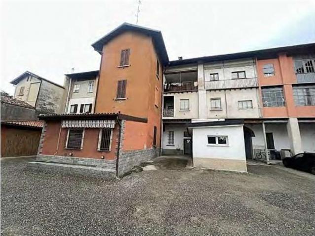 208/2025 U VA Quadrilocale in asta a Vedano Olona