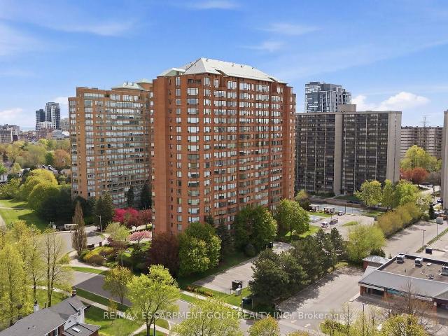 208 1 Maple Crossing Boulevard, Burlington | For Sale @ $669,900 | Condos. Ca