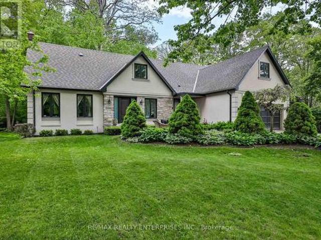 208 Mineola Road W, Mississauga, ON, L5G 2C7 house for sale | Listing ID W13507 | Royal LePage