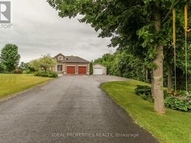 208 Pine Ridge Drive, Beckwith, ON, K7C 3P2 house for sale | Listing ID X12317 | Royal LePage
