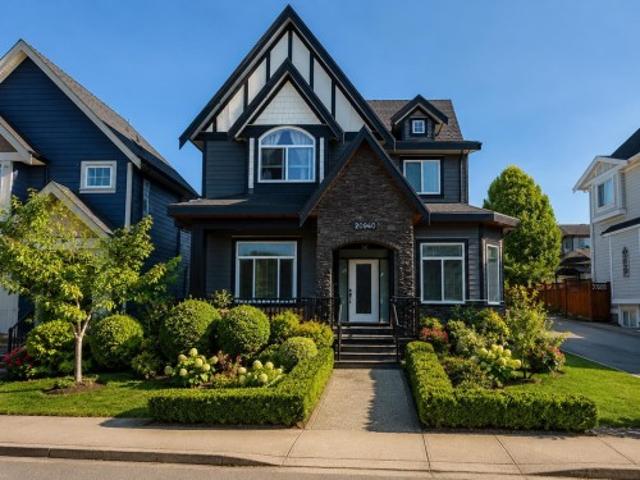 2094 A Avenue, Langley, BC, V2Y 0R3 house for sale | Listing ID R3136 | Royal LePage