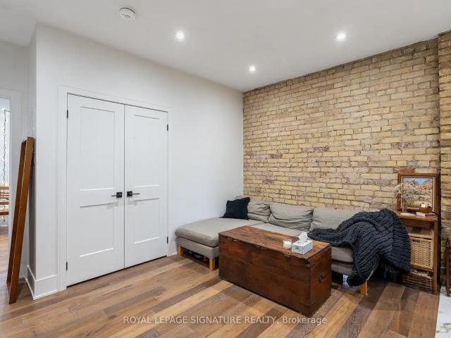 2090 Dundas Street West #1A