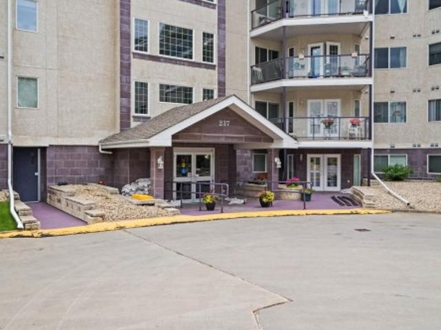 209 237 Youville Dr E Nw, Edmonton, AB, T6L 7G2 condo for sale | Listing ID E4500 | Royal LePage