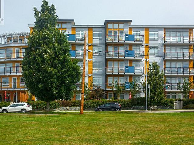 209 935 Cloverdale Ave Saanich, British Columbia