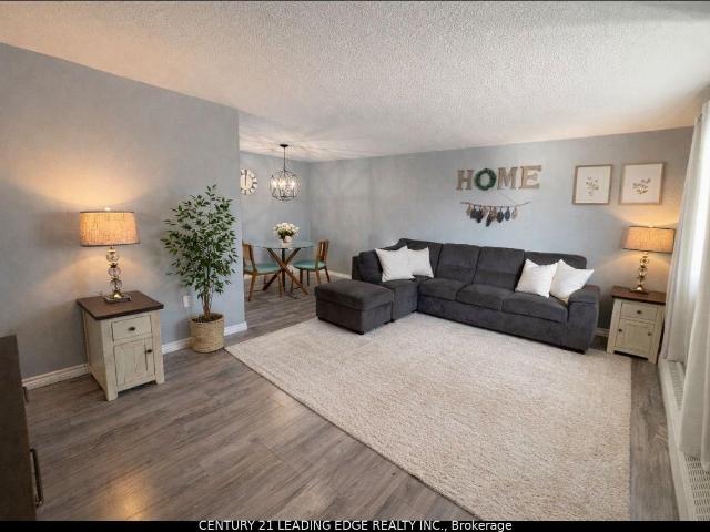 209 936 Glen Street S, Oshawa | For Sale @ $367,900 | Condos. Ca