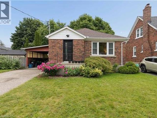 209 Bedford Road, Kitchener, ON, N2G 3A5 house for sale | Listing ID 40840 | Royal LePage