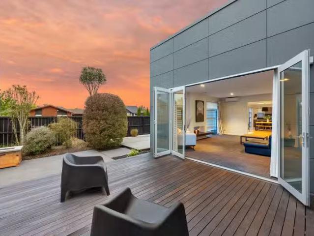 209 Weston Road, Saint Albans, NZ 8013 House for Sale