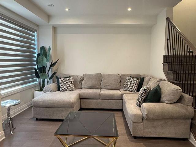 209 The Donway East