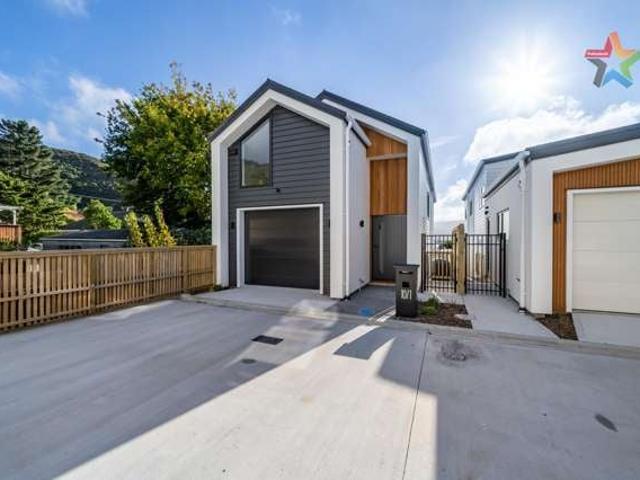 209A Waddington Drive, Naenae, Lower Hutt City