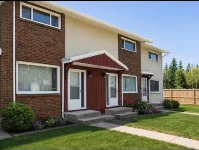 20 441 Switzer Drive, Hinton, AB, T7V 1Z7 townhouse for sale.