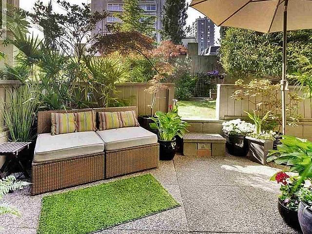 20# 1215 Pacific Street Vancouver, British Columbia