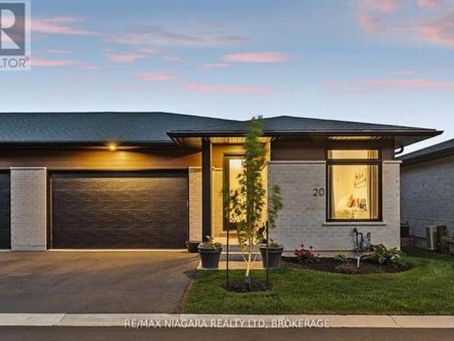 20 300 Richmond Street, Thorold Confederation Heights, ON, L2V 0L6 townhouse for sale | Listing ID X12247 | Royal LePage