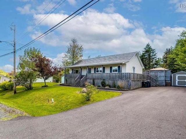 20 White Road, Enfield, NS, B2T 1L4 house for sale | Listing ID 202614 | Royal LePage