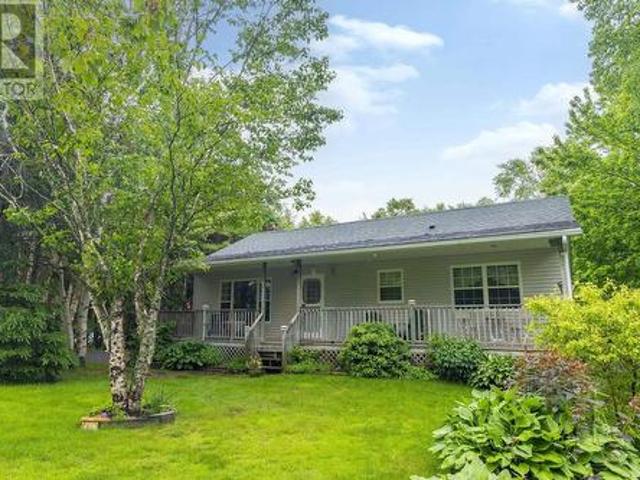 20 Willowdale Drive, Musquodoboit Harbour, NS, B0J 2L0 house for sale | Listing ID 202616 | Royal LePage